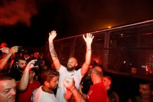 Βασιλική... "ερυθρόλευκη" υποδοχή στον Φουρνιέ! (Βίντεο)