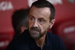Μάντζιος: "Ικανοποιημένος από το ρόστερ, παίκτης βαρόμετρο ο Μορόν"
