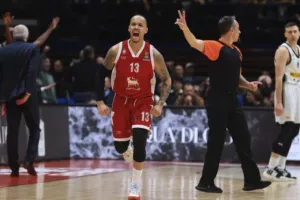 Νέιπιερ: «Μπορούμε να πετύχουμε πολλά με τον Χέρμπερτ στον πάγκο»