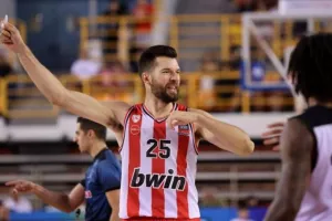 «Νόμιζαν ότι τσαντίστηκα όταν γύρισε ο Βεζένκοβ, ενώ δεν θα μπορούσα να είμαι πιο χαρούμενος»