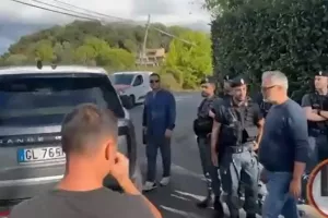 Οπαδοί στο προπονητικό και... κράξιμο!