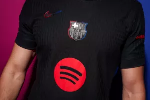 Τα «σπάει» η νέα εμφάνιση της Μπαρτσελόνα!