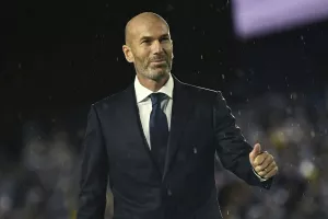 Ζιντάν: "Δεν θα πήγαινα στη Μάντσεστερ Γιουνάιτεντ, γιατί δεν γνωρίζω τέλεια αγγλικά"