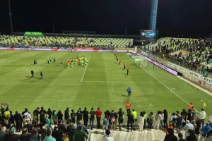 (ΒΙΝΤΕΟ Kerkida) Χειροκρότημα μεταξύ κόσμου και ομάδας στην Αρένα