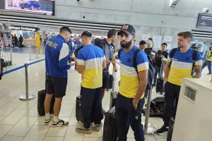 (ΦΩΤΟΣ) Η άφιξη της αποστολής του ΑΠΟΕΛ 
