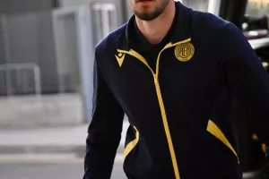 (Φώτος) Η άφιξη της ΑΕΛ 