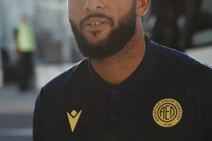 (Φώτος) Η άφιξη της ΑΕΛ 