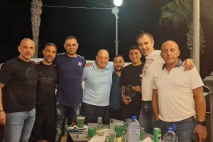 (Φώτος) Τίμησαν τον Μάριο για την ΓΕΝΝΑΙΑ του πράξη! 