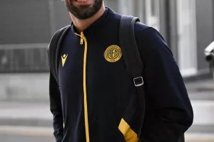 (Φώτος) Η άφιξη της ΑΕΛ 