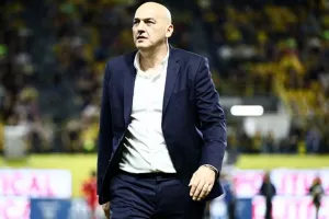 Πρόστιμο στον Ολυμπιακό, απαγόρευση εισόδου στον Κοβάσεβιτς