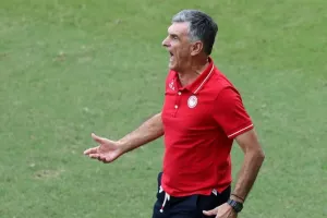 Μεντιλίμπαρ: «Επαναπαυτήκαμε στο 2-0 και "κοιμηθήκαμε"/Λάθος δικό μου και των παικτών»