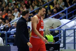 Στο Top 5 ξένων σε συμμετοχές με μια ομάδα ο Μιλουτίνοφ