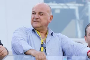 Ζημιές στα γραφεία του Καραπατάκη