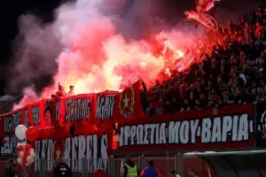 "Εμείς θα σε ανεβάσουμε ξανά στην κορυφή"