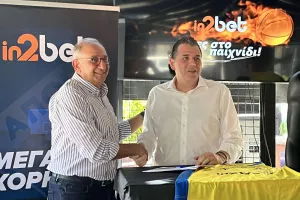 (Φώτος kerkida) Παρουσίασε χορηγό και ρόστερ:"Ο ΑΠΟΕΛ επέστρεψε για να μείνει"