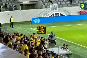 Ανέλαβαν... οι μικροί ΑΕΛίστες! (Φώτος Kerkida)
