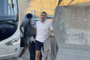 Στο γήπεδο η αποστολή της Πάφου (Φώτος kerkida)