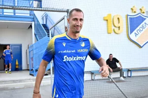 Από αυτόν ξεκινά η άμυνα 