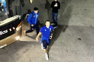 (Φώτος Kerkida) Άφιξη... Ανόρθωσης