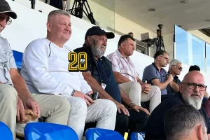 Δασάκι ο Ντουμπόφ - Στην κερκίδα... μαζί με τον Κίκη! (Φώτος Kerkida)