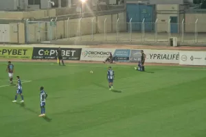 Δεύτερη σερί φορά, αλλαγή και... αποβολή