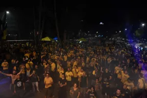 Θύρα 3: ΦΩΤΟΣ από το Φεστιβάλ και ευχαριστίες