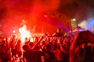 Θύρα 3: ΦΩΤΟΣ από το Φεστιβάλ και ευχαριστίες