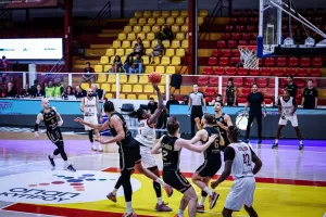 Φωτορεπορτάζ από τη μεγάλη ανατροπή του Κεραυνού