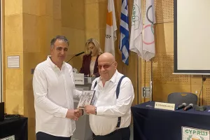 Τίμησαν Κούμα 