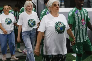 "Στην υγειά όλων των φανταστικών πεθερών"
