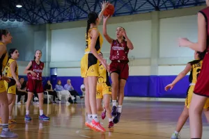 (Φωτορεπορτάζ) Κ16 Ε.Θ.Α. Έγκωμης - Κεραυνός Στροβόλου