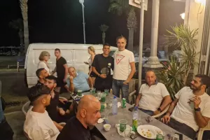 (Φώτος) Τίμησαν τον Μάριο για την ΓΕΝΝΑΙΑ του πράξη! 