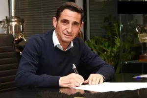 Και επίσημα στο ΑΠΟΕΛ ο Χιμένεθ 
