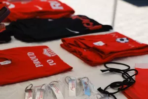 (Φώτος) «Ερυθρόλευκο» Fan Day στην Πλατεία Ερμού