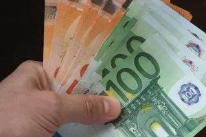 ΠΛΗΡΩΜΗ...