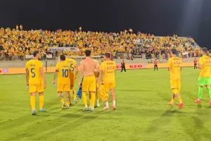 ΑΡΕΝΑ... 5000+