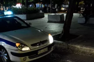 Δύο αδέρφια σκότωσαν τον 28χρονο ξάδερφο τους στη μέση του δρόμου