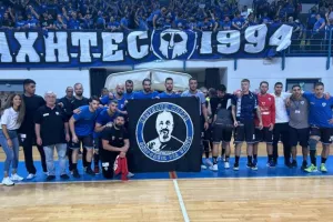 ΜΑΧΗΤΕΣ!