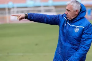 Χαραλαμπίδης: "Με φωνάζουν Λουτσέσκου των φτωχών, τώρα θα γνωριστούμε!"