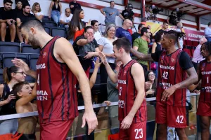 Πρεμιέρα... με 203 πόντους και νικητή τον Κεραυνό