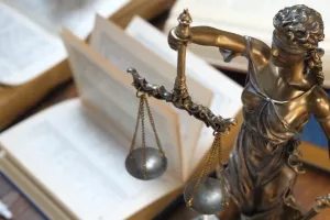 Ποινές φυλάκισης 11 χρόνων σε 22χρονη και 20χρονη