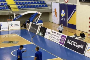 (Φώτος) Καμαρώνει ο γιατρός 