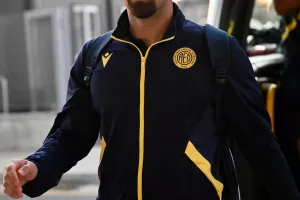 (Φώτος) Η άφιξη της ΑΕΛ 