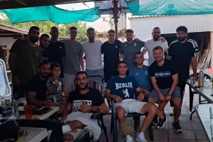 "Όλοι για έναν και ένας για όλους"