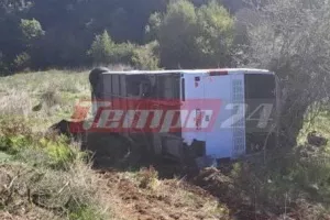 "Έσπασα με το πόδι μου το παρμπρίζ για να βγουν οι μαθητές" - Πώς έγινε το ατύχημα με το λεωφορείο στα Καλάβρυτα