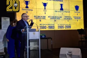 (Φώτος Kerkida) Γαλαζοκίτρινο... Gala Dinner στην παρουσία του ΠτΔ