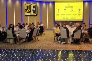 (Φώτος Kerkida) Γαλαζοκίτρινο... Gala Dinner στην παρουσία του ΠτΔ