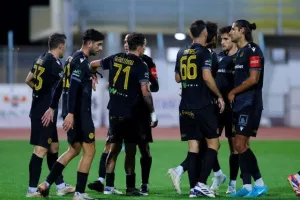 Π.Ο. Αχυρώνας Ονήσιλος-ΑΕΛ: «Γαλαζοκίτρινη» πρόκριση με… σβηστές τις μηχανές (φώτος)