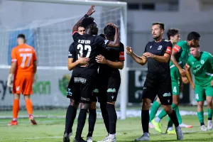 Εθνικός -ΑΕΖ: Πρόκριση με ανατροπή