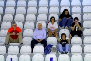 Ερυθρόλευκο... διπλό (Φώτος)